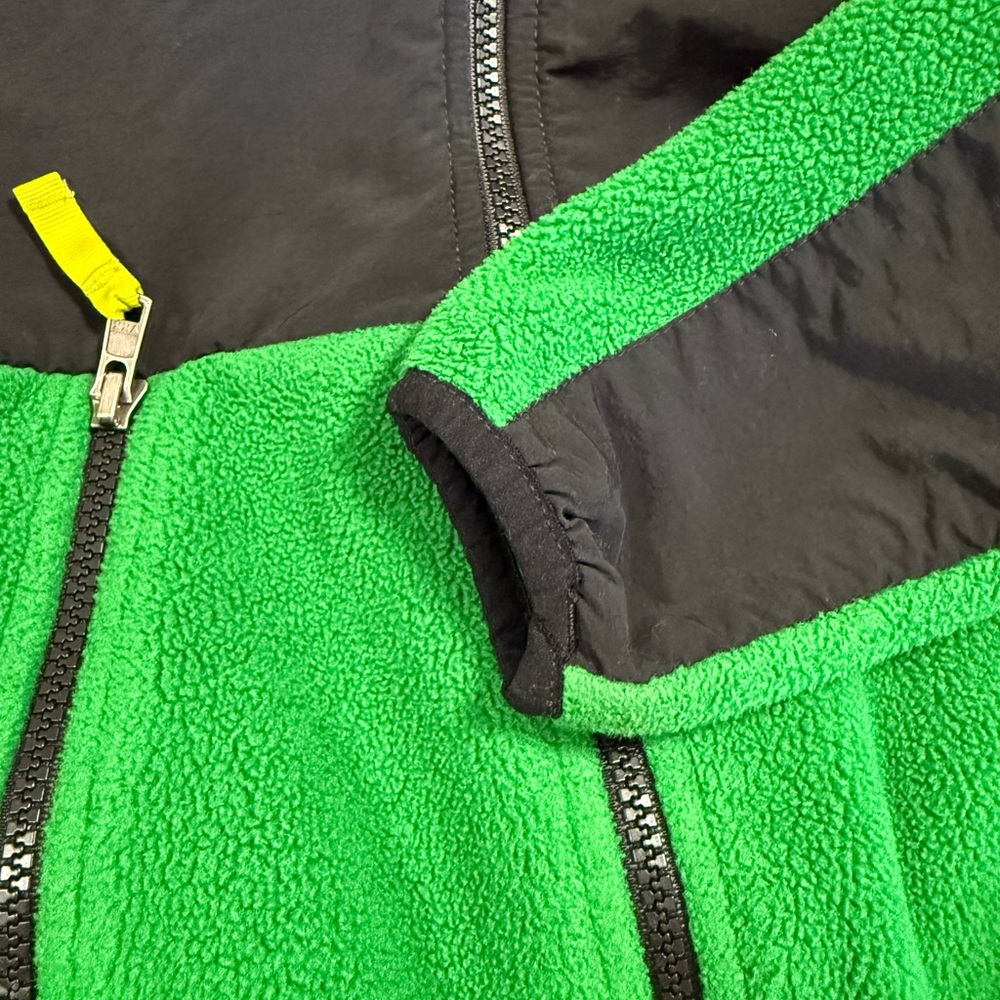 The North Face Kids Green & Black Fleece Jacket - Picture 4 of 6